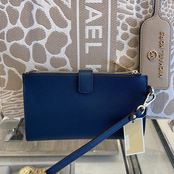 MICHAEL KORS LARGE DOUBLE ZIP WRISTLET WALLET PHONE CASE 
Navy NWT - Picture 6 of 16